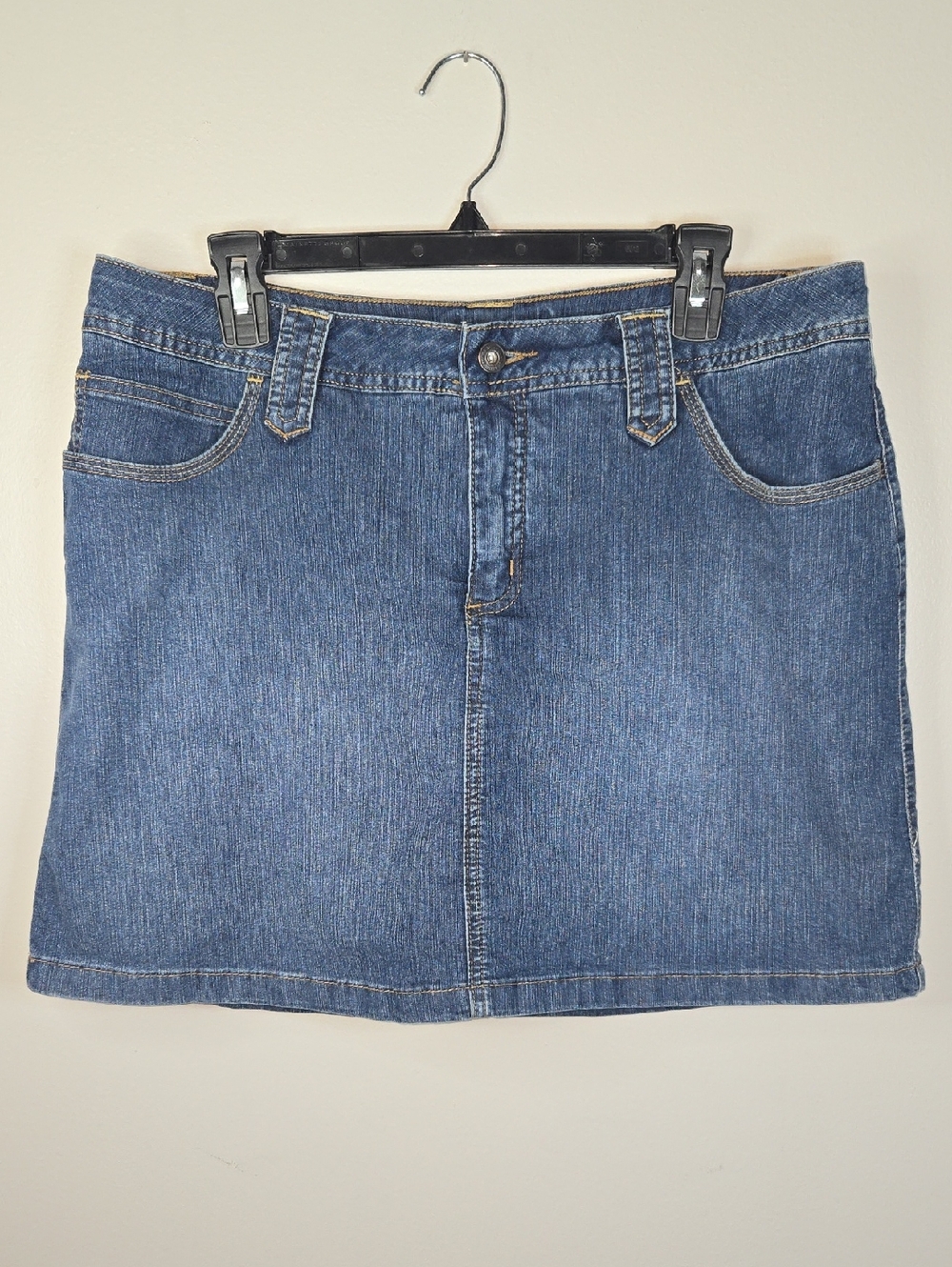 St. John's Bay Women's Size 14 Classic Blue Denim Skort